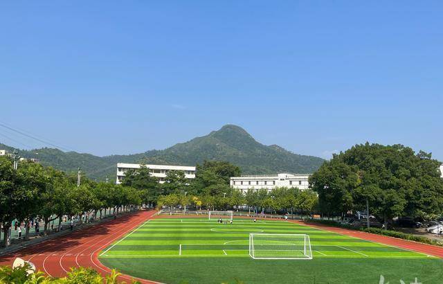 云浮市云安区镇安镇第二中心小学运动场